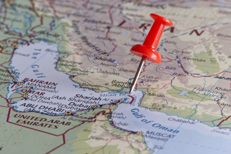 Le détroit d'Hormuz pourrait rester fermé jusqu'à fin 2026, selon Baker Hughes