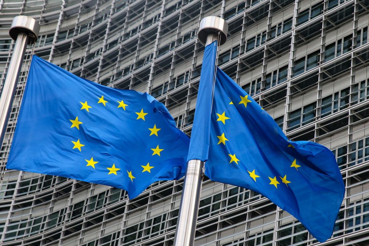 Pacte Vert : la Commission européenne abandonne six ans de promesses sur les produits chimiques, sous la pression des lobbies industriels