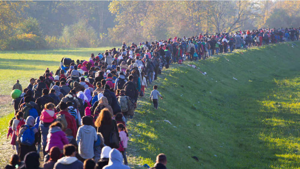 Renvois de migrants : l'Union européenne franchit le Rubicon d'un durcissement historique