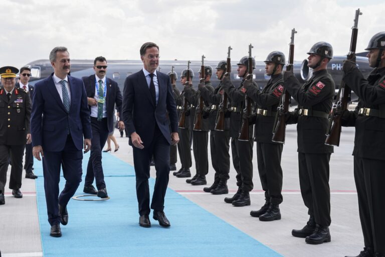 Sommet de l'OTAN à Ankara : l'Europe en posture de supplique face à Washington