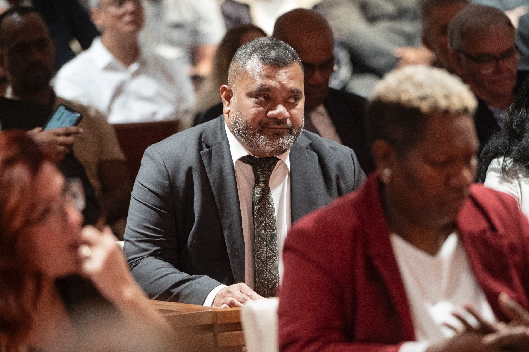 Nouvelle-Calédonie : un centriste à la tête du gouvernement, Paris promet son soutien