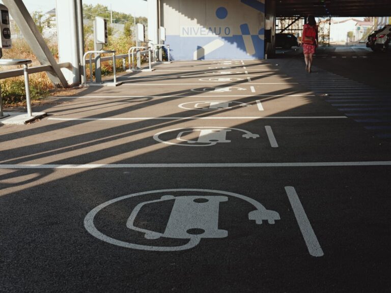Voiture électrique : la grande illusion fiscale et le piège qui se referme sur l'État français