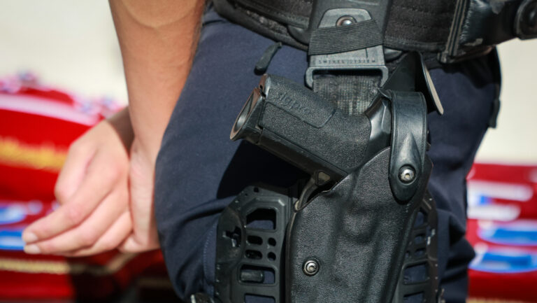 La pétition contre la présomption d'usage légitime des armes : une offensive idéologique contre nos forces de l'ordre