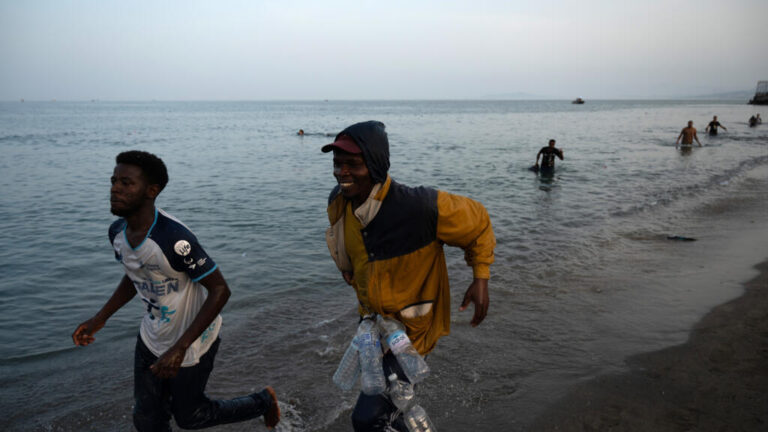 Ceuta sous pression : un millier de mineurs migrants saturent l'enclave espagnole, l'Espagne cherche ses réponses