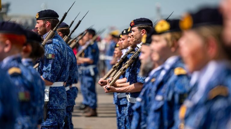 Service militaire volontaire en Belgique : 500 recrues sélectionnées, les femmes représentent 16 % des effectifs
