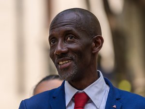 Bally Bagayoko, maire LFI de Saint-Denis : cumul d'emplois publics, plainte au PNF et argent du contribuable en question