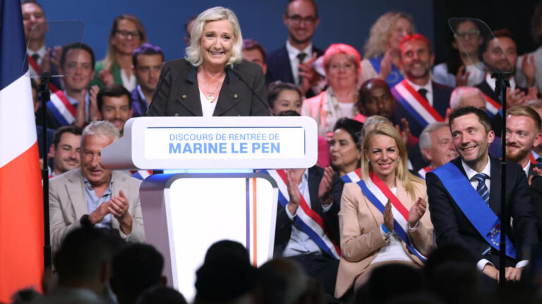 Présidentielle 2027 : Marine Le Pen s'impose comme la figure incontournable du paysage politique français