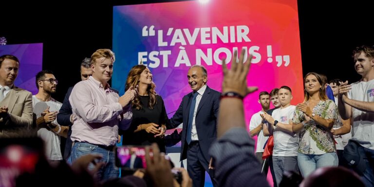 Présidentielle 2027 : les partisans de Zemmour se remobilisent autour de la remigration et du grand remplacement