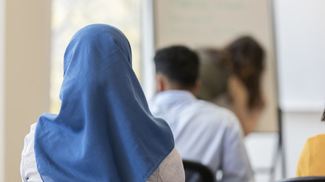 Vienne dans la rue pour défendre le voile islamique à l'école : quand la gauche européenne combat les lois de protection de l'enfance