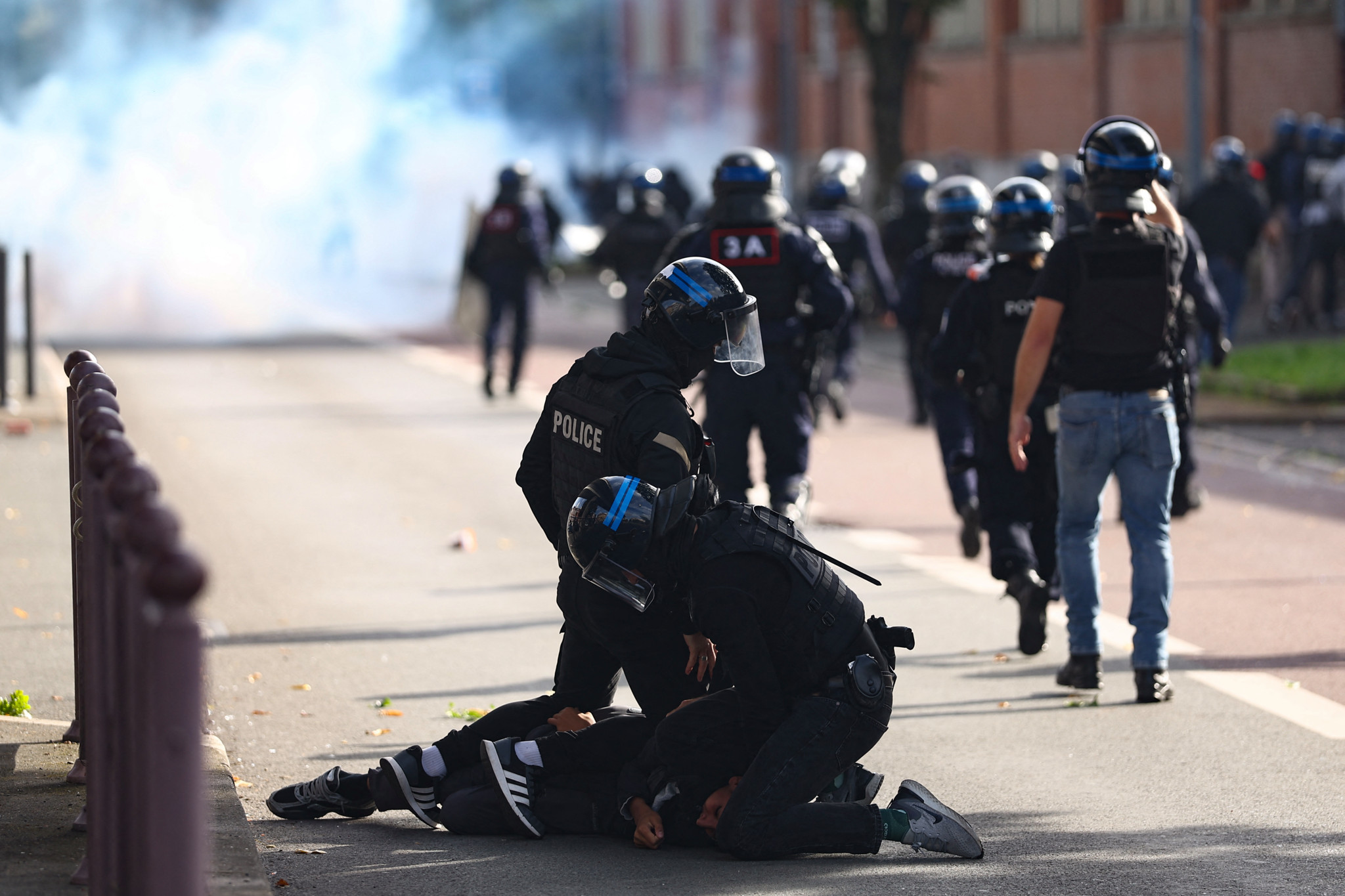 Violences dans les cortèges étudiants : une constante de la contestation française