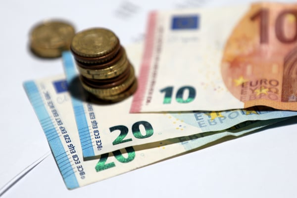 La France au bord du gouffre : quand la crise de la dette fait trembler l'euro et l'édifice européen